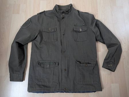 Grüne Jacke - Army Stil 