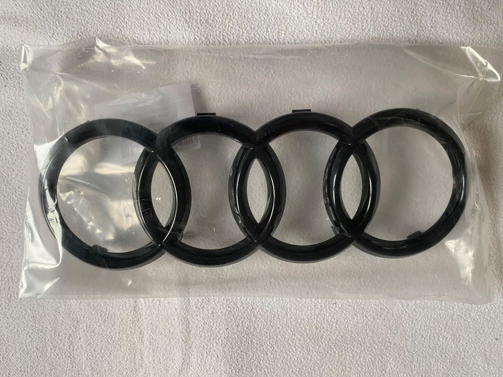 Audi Ringe Zeichen schwarz vorne und hinten Logo Emblem