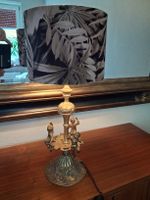 Tischlampe mit Puttenfigur goldfarben dekorativ