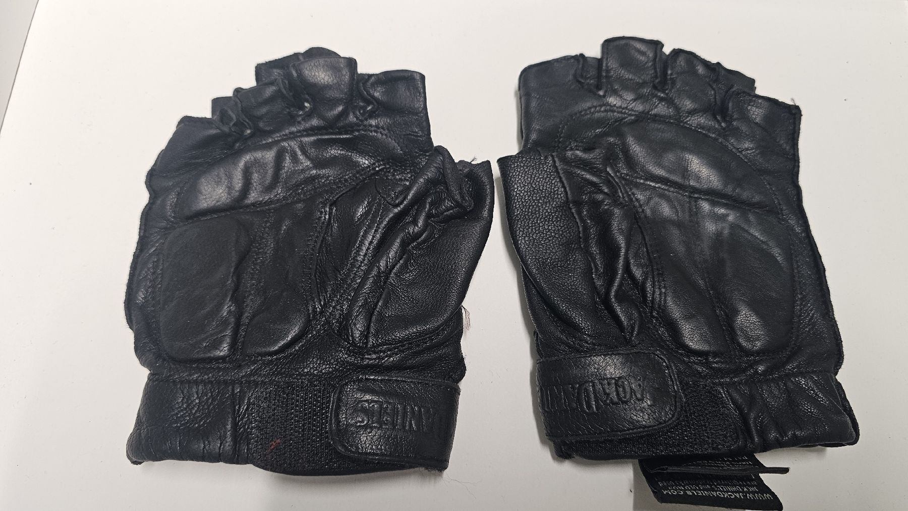 Guanti & manicotti: Leder-Handschuhe Fingerlos Grösse XL, Jack Daniel's, – Usato da Fislisbach venduto da Jessyalisha 1
