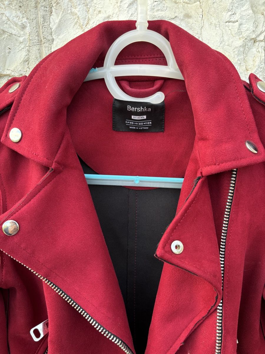Bershka Giacche: Veste rouge BERSHKA.Taille.XS – Usato da Delémont venduto da Vendeur_3 1