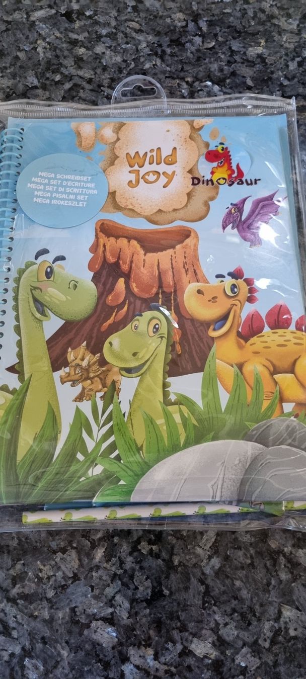 Blocchi: Wild Joy Dinosaur Mega Schreibset A4 neu – Nuovo (secondo la descrizione) da egliswil venduto da Maggy6