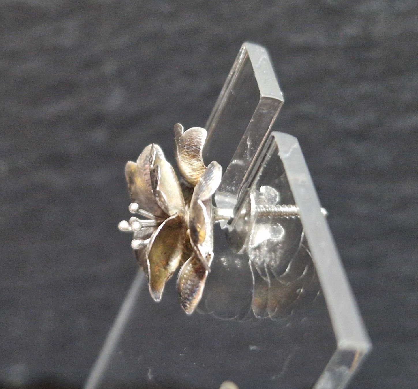 Ohrringe & -stecker: Ohrstecker Blumen Design Silberfarben gebraucht</div> – Gebraucht aus Winterthur von Sadega 4