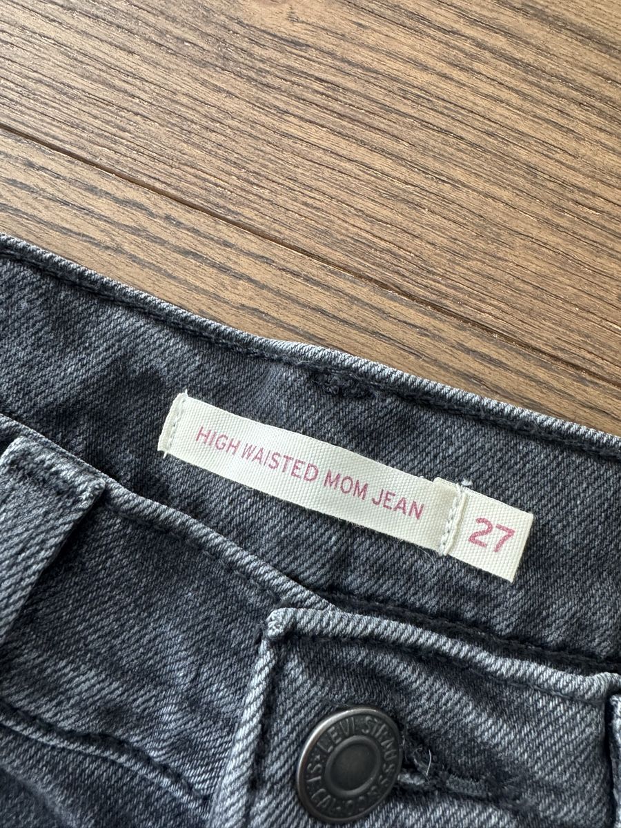 Levi's Jeans: Levi‘s High Waisted Mom Jeans – Neu und originalverpackt aus Meilen von nic_77cd 3