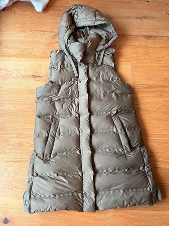 Daunengilet von ESPRIT Grösse XS olivgrün