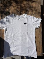 Nike T-Shirt weiss Grösse 147 bis 158 guter Zustand