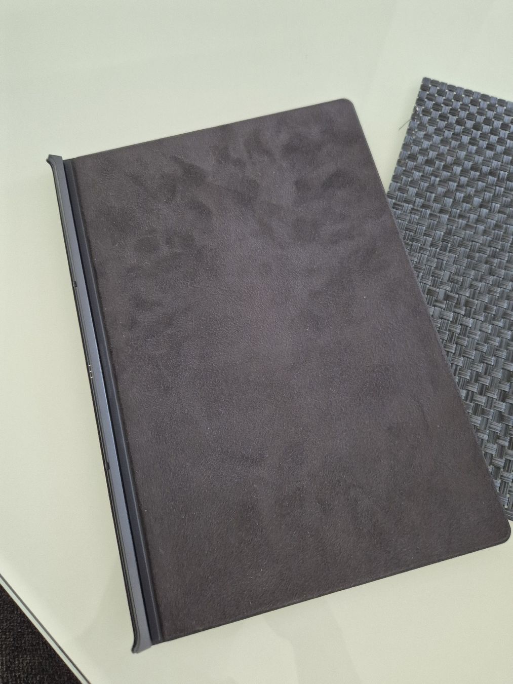 Samsung Covers & Borse: Galaxy Tab S9 Ultra - Tri-fold Smart Case black, new – Nuovo (secondo la descrizione) da Delémont venduto da blabla90 3