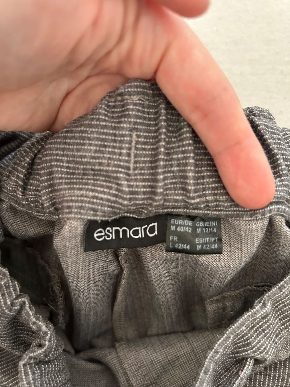Pantaloni: Pantalon 40/42 – Usato da Reconvilier venduto da Panda90 1