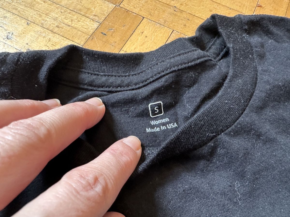 T-shirt: Original Apple Music Shirt – Usato da Zürich venduto da Paleardi 1