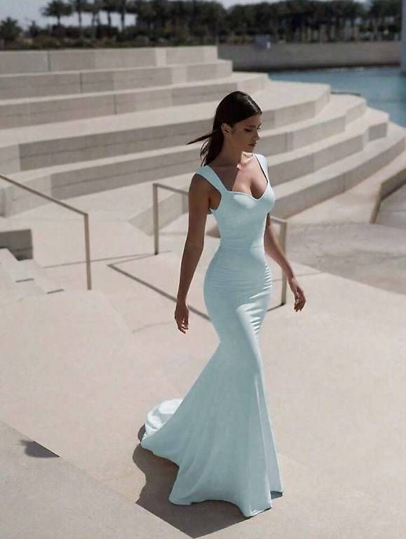 Kleider: Robe de soirée longue bleu clair élégante – Gebraucht aus Chavannes-Renens von ann_6fgp 3