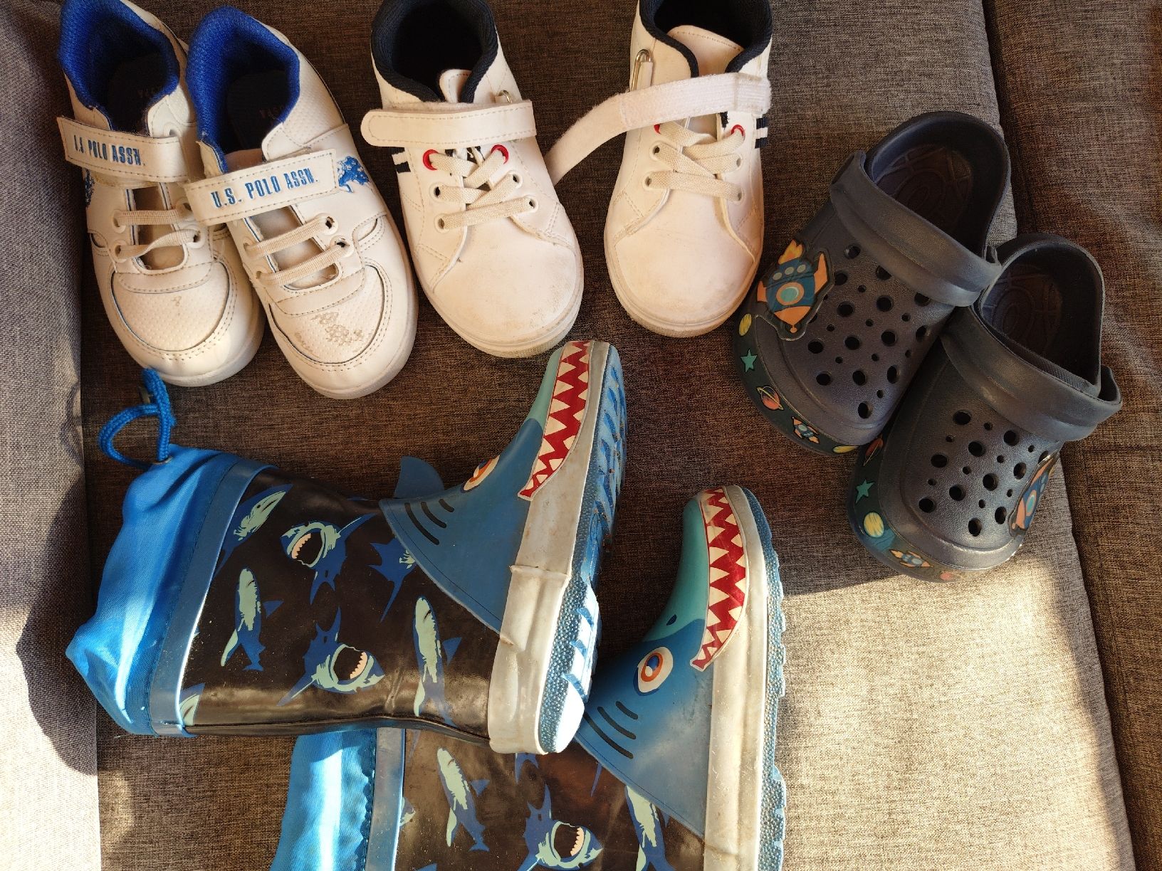 Scarpe da uomo: 4 Paar Kinder Schuhe Gr.25 – Usato da Goldach venduto da Fuchour