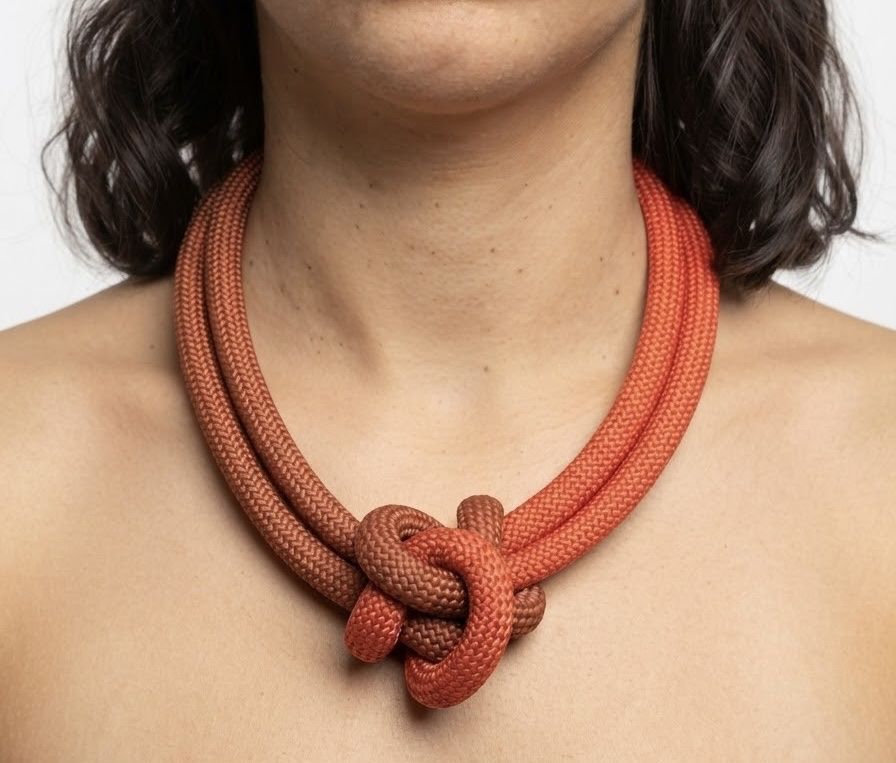 Catenine: Halskette Makramee Studio handgefertigt braun orange – Nuovo e nell'imballaggio originale da Steinhausen venduto da makramee_studio 1