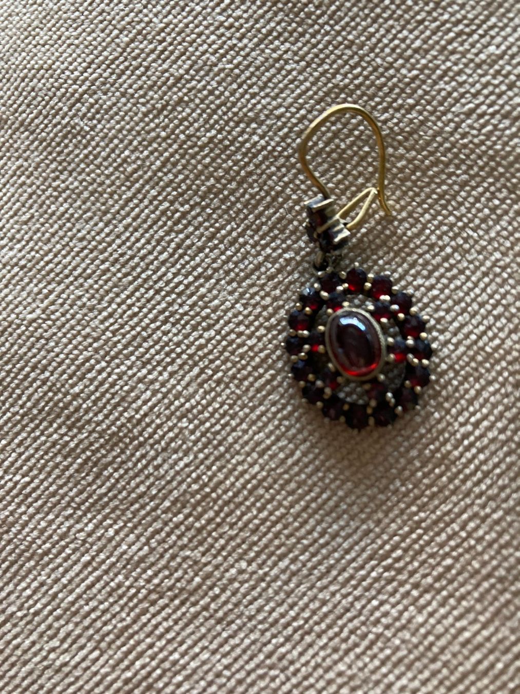 Boucles d'oreille: Antike Ohrringe mit Anhänger – D'occasion à Küttigen par mei_9b6w 1