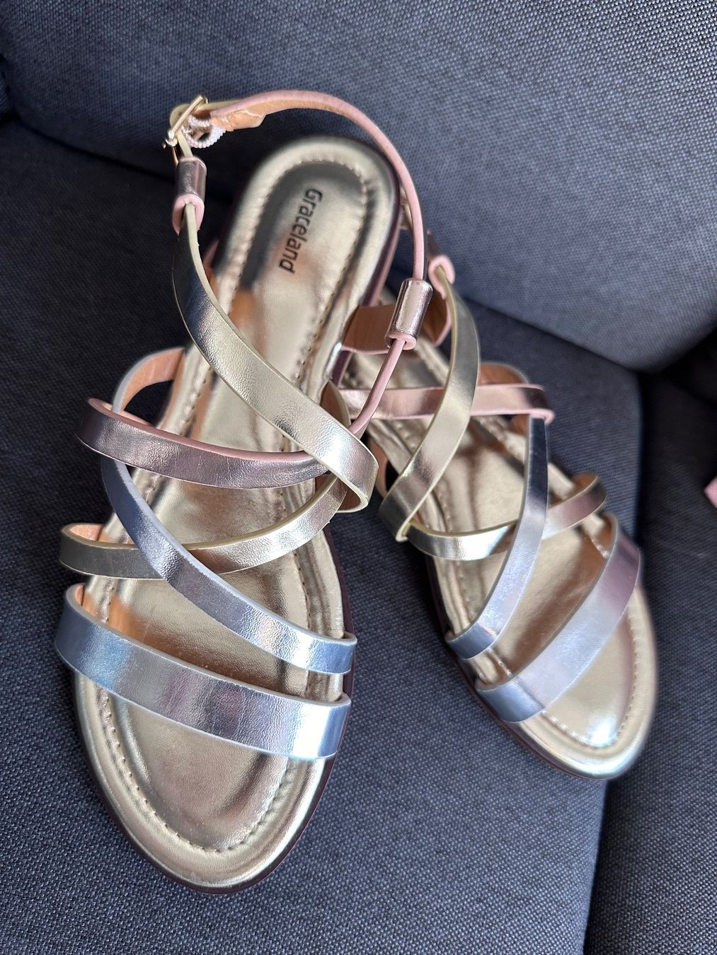 Dosenbach Damenschuhe: NEU Gr 39 Sandalen Gold Silber Bronze – Neu (gemäss Beschreibung) aus Rickenbach b. Wil von sunneschii_ 3