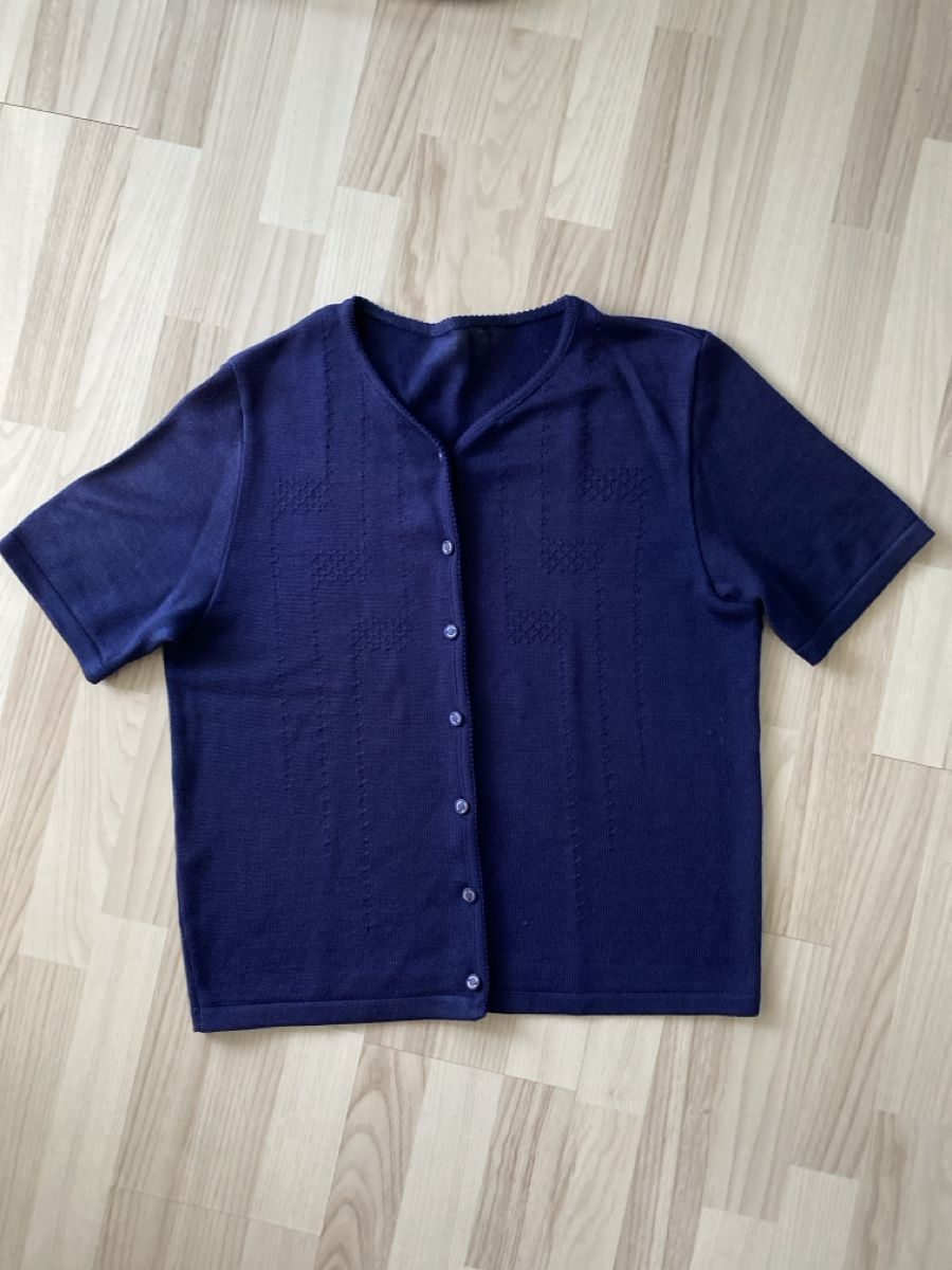 Giacche: Vintage Strickjacke Gr.44 – Usato da Strengelbach venduto da Bycy