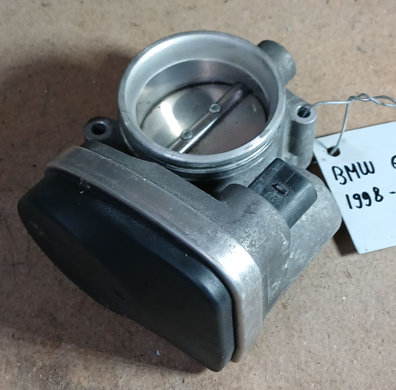 BMW Tutti pezzi di ricambio auto: Boîtier papillon E46 318 Compact  – Usato da la heutte venduto da Auto-stock
