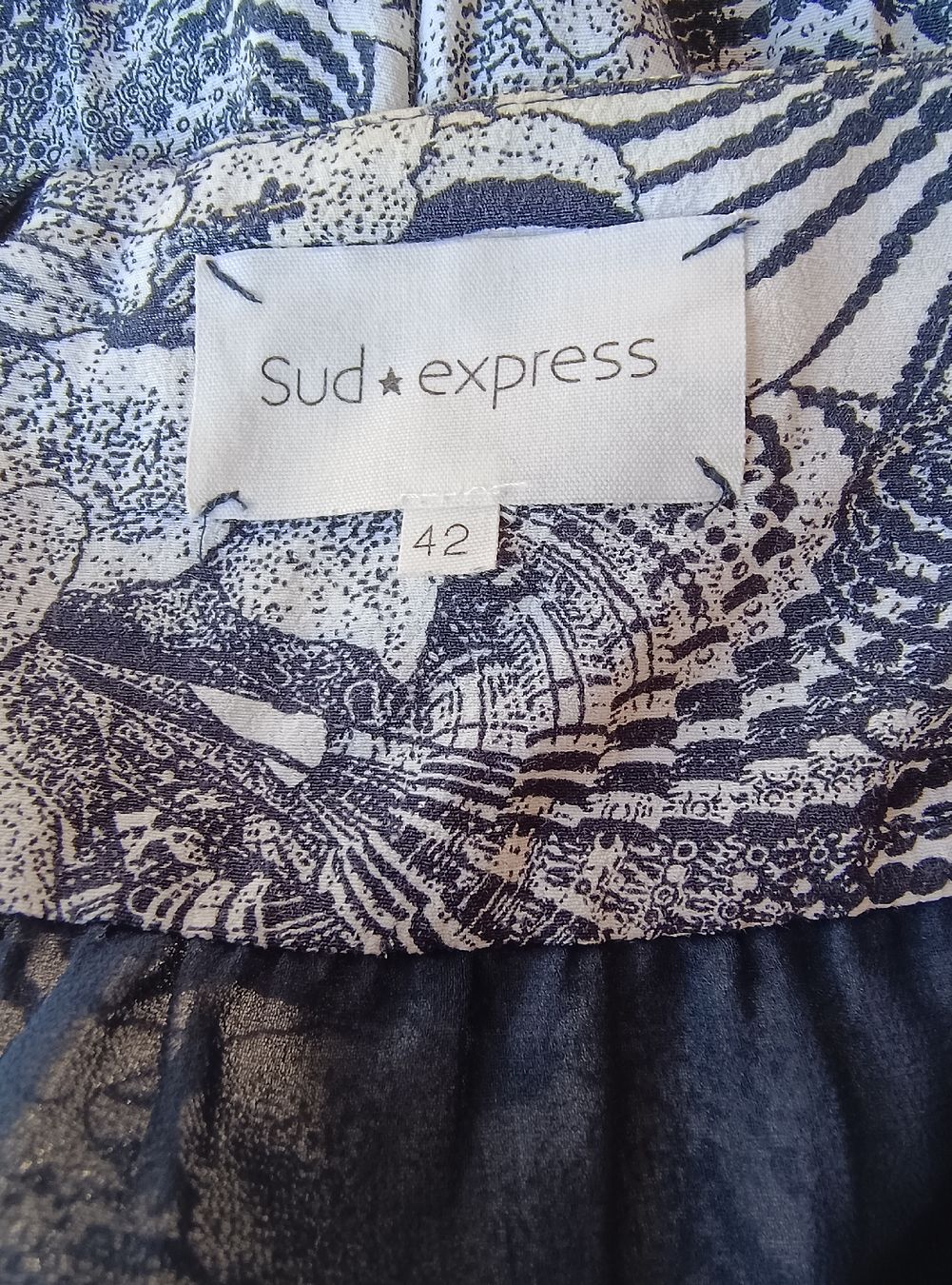 Röcke: Jupe Sud Express T42, blanc impression fleuri bleu marine – Gebraucht aus Genève von Brachiopode 7