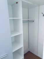 Praktischer Eckkleiderschrank für Kinderzimmer, Top!