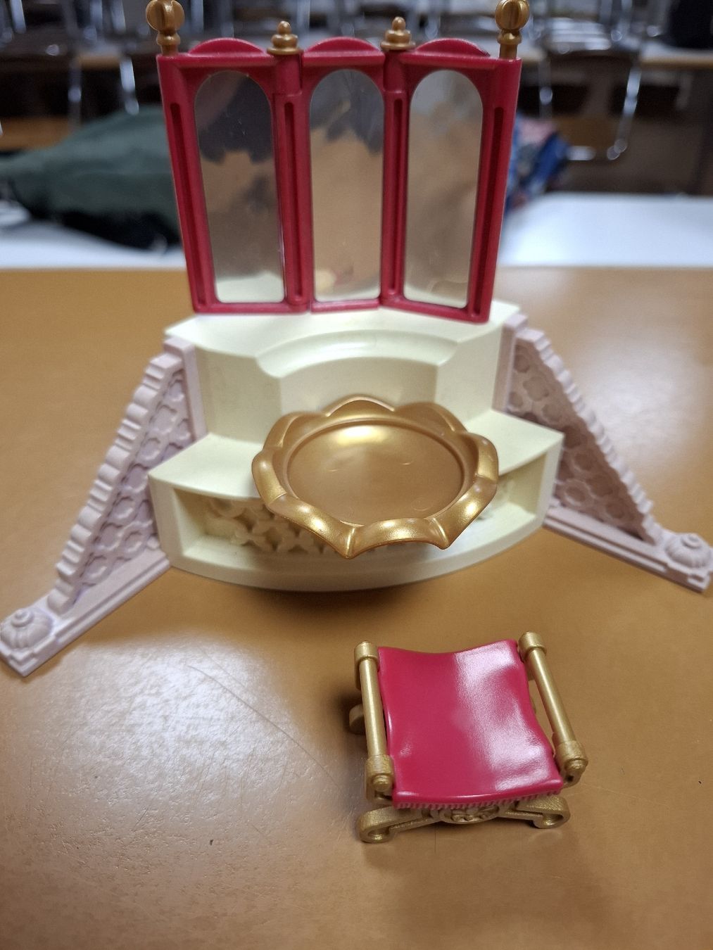 Playmobil Giocattoli: Playmobil set da toeletta con sedia. – Usato da Viganello venduto da sor_dcq8 1