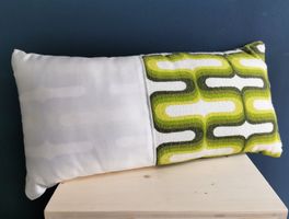 Neues Kissen aus Vintage Stoff