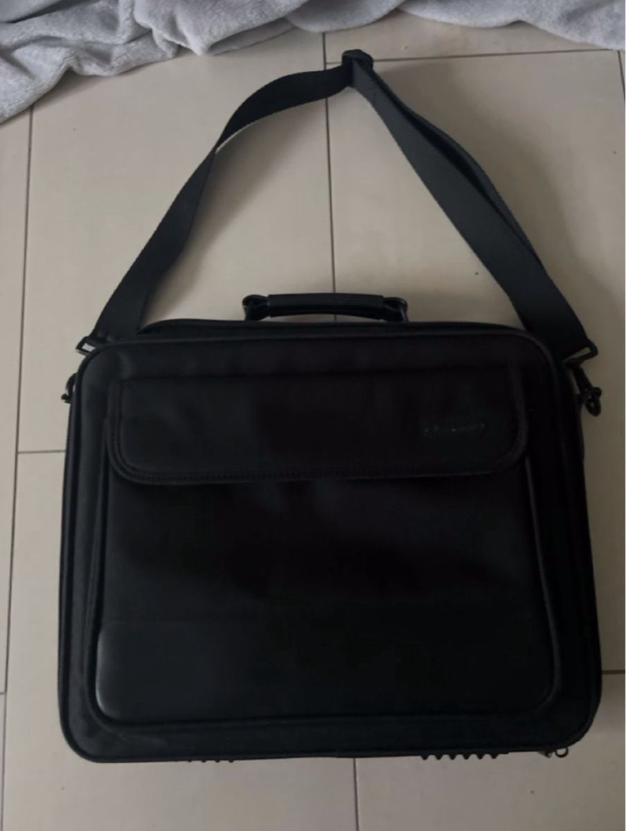 Koffer & Taschen: Aktentasche/Seitentasche – Gebraucht aus Schliern b. Köniz von vac_l86y