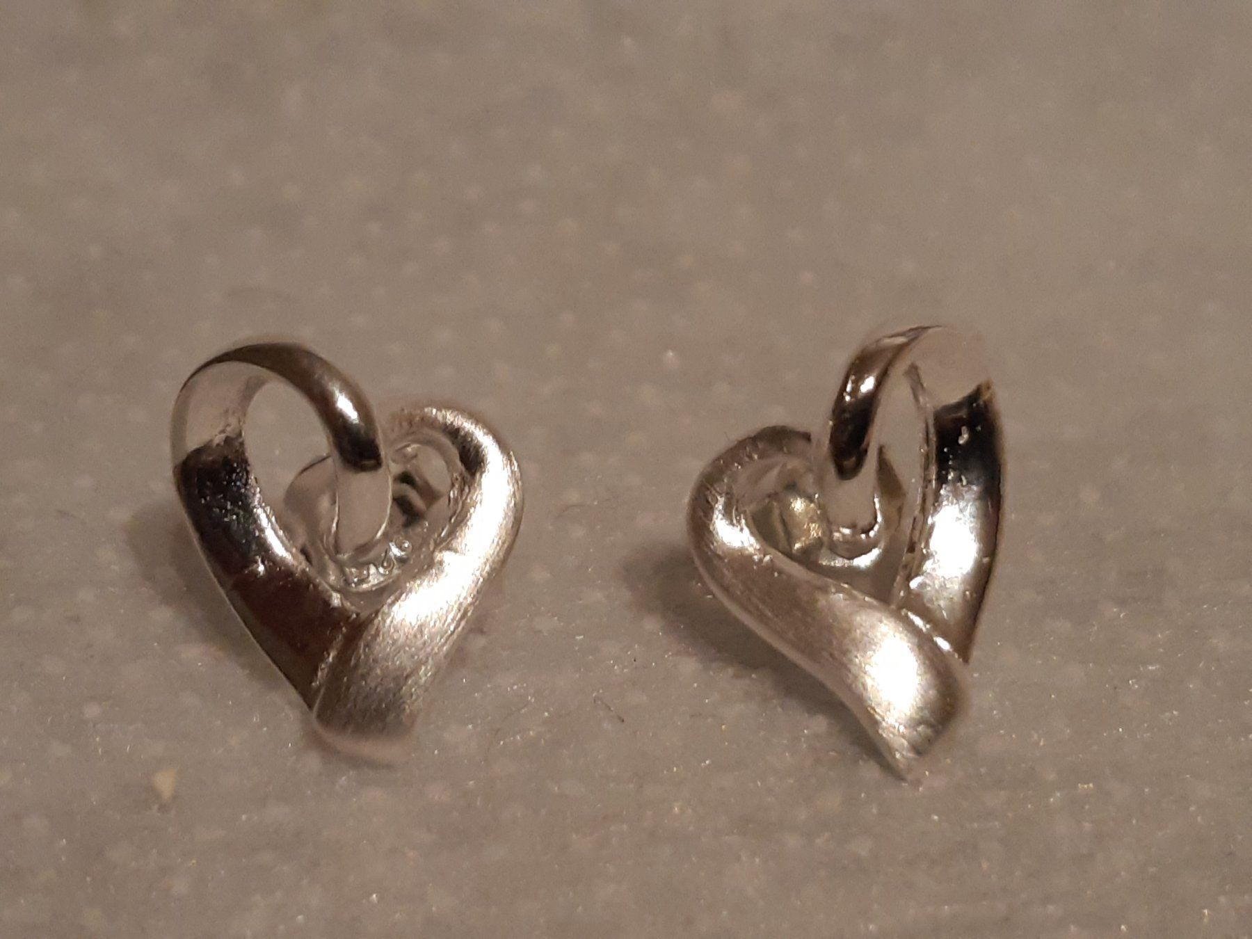 Ohrringe & -stecker: Ohrstecker Sterling Silber 925 Herz – Neu und originalverpackt aus Einsiedeln von My__Way