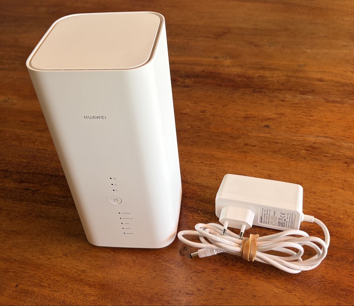 Huawei Modem & Router: HUAWEI, B818-263, LTE4G-Router – Usato da Schaffhausen venduto da Baedi0