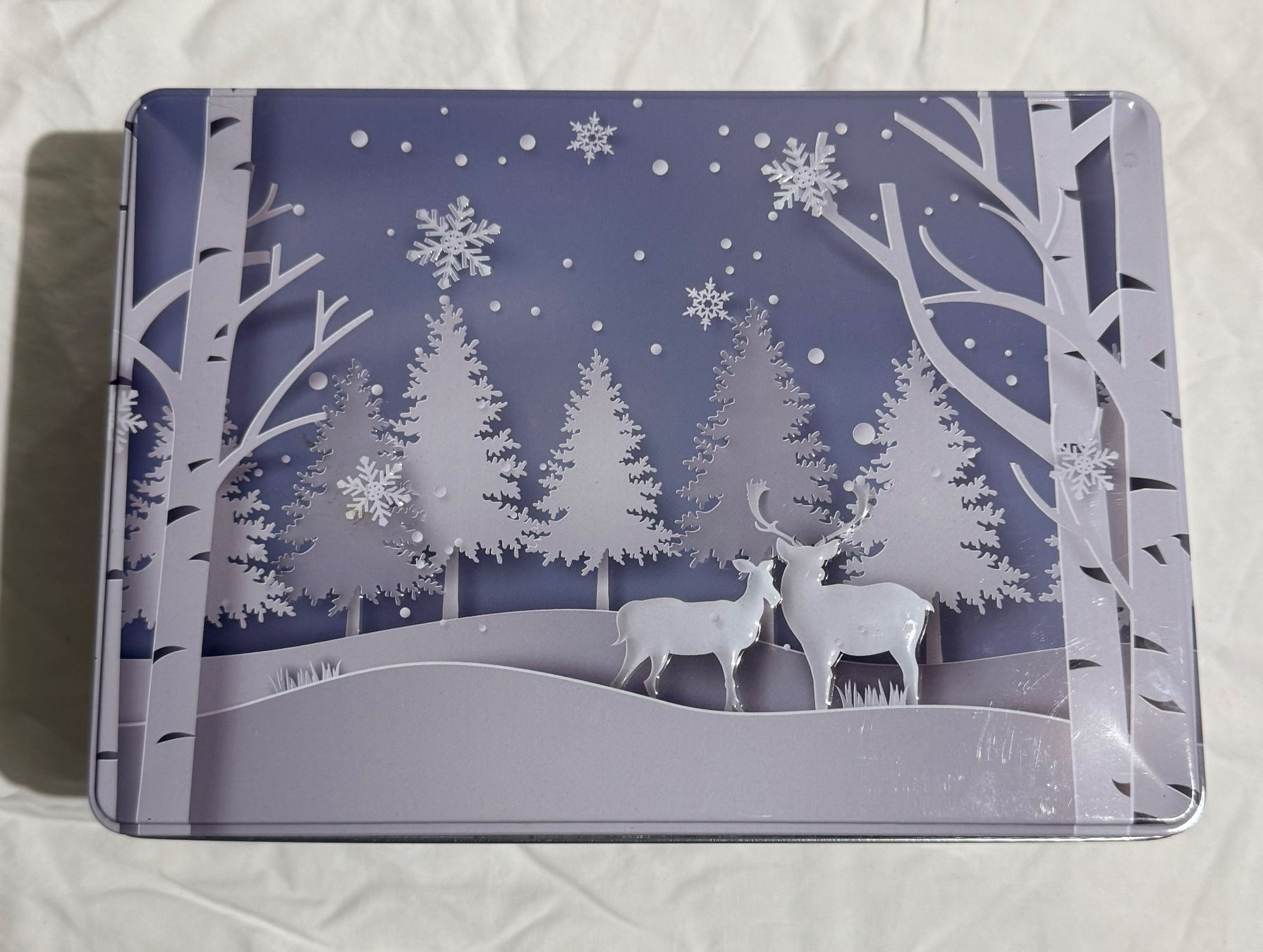 Behälter & Ähnliches: Blechdose Wintermotiv mit Hirschen – Gebraucht aus Basel von karpfen17