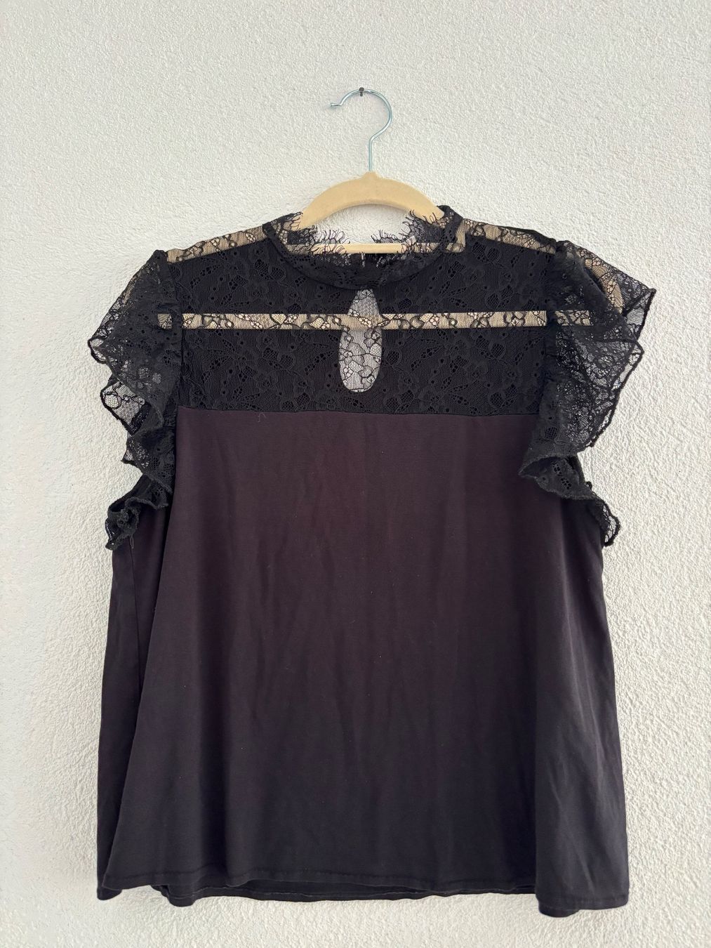 T-shirt: T-shirt – Usato da Arbaz venduto da CicciStore