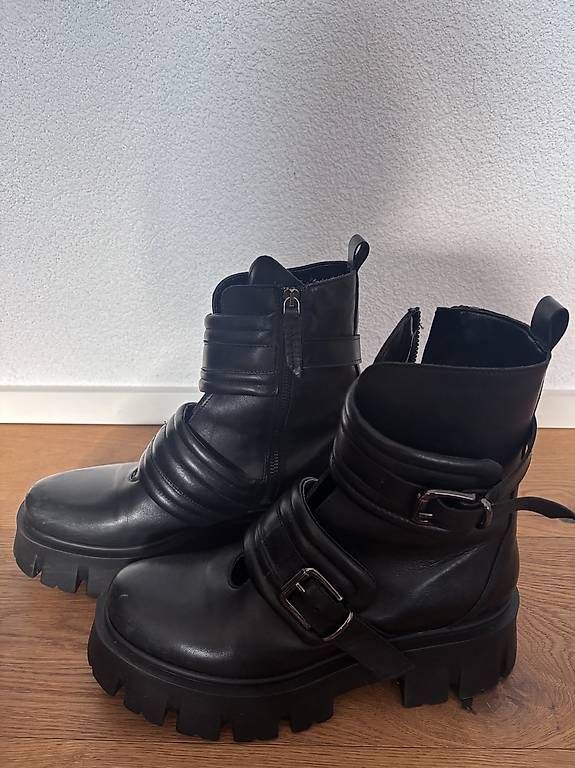 Chaussures femmes: Boots 40 – D'occasion à Itingen par grapri