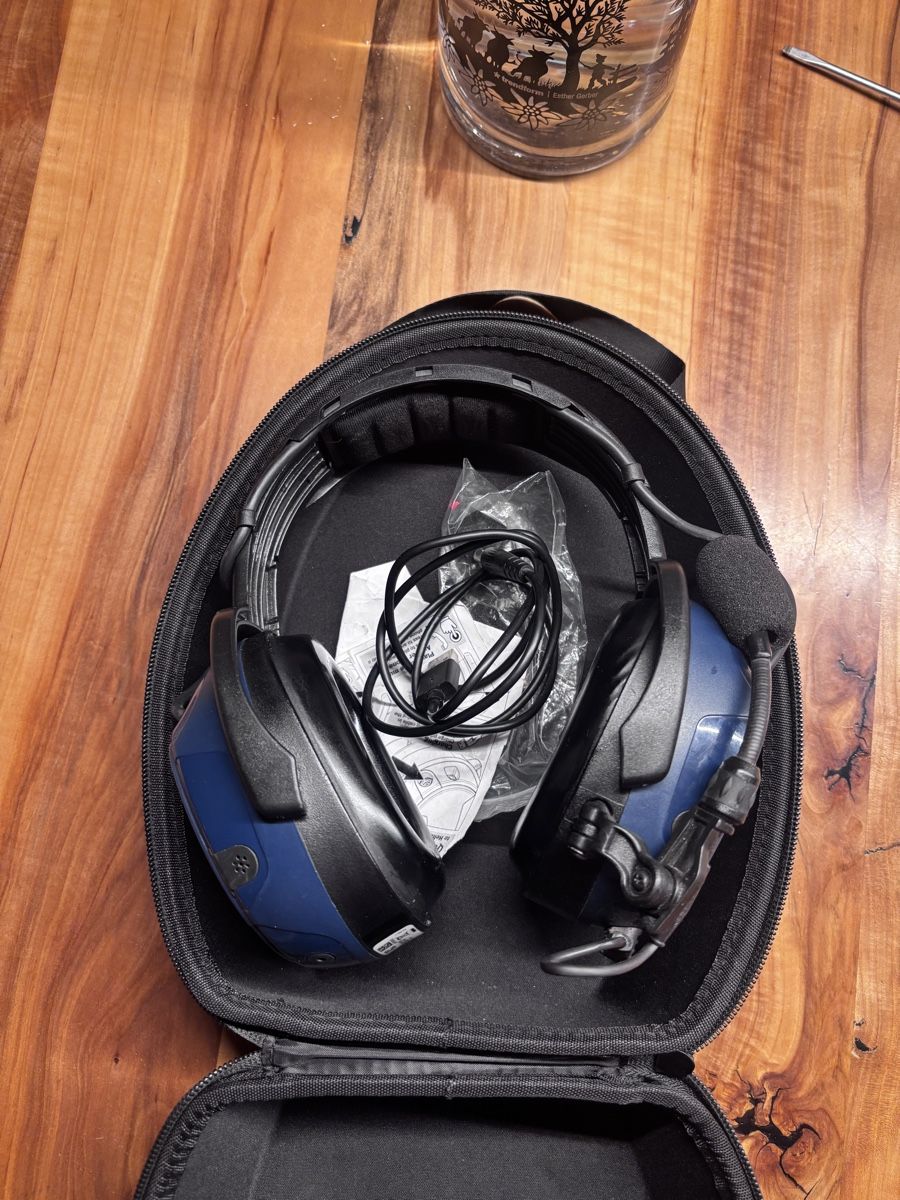 Cuffie: Hellberg XStream MP Gehörschutz Headset / Bluetooth – Usato da Sitterdorf venduto da volvo.edition 1