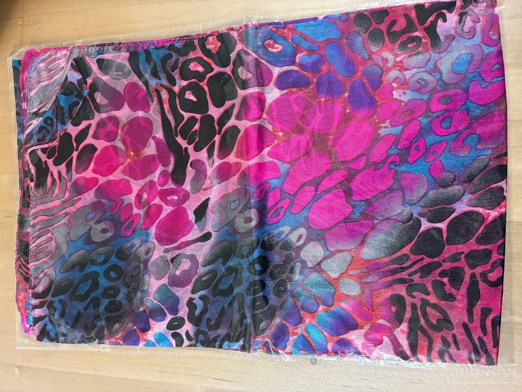 Foulard & Sciarpe: Seidenschal pink mit Leopardenmuster – Nuovo e nell'imballaggio originale da Zürich venduto da van_5xbk