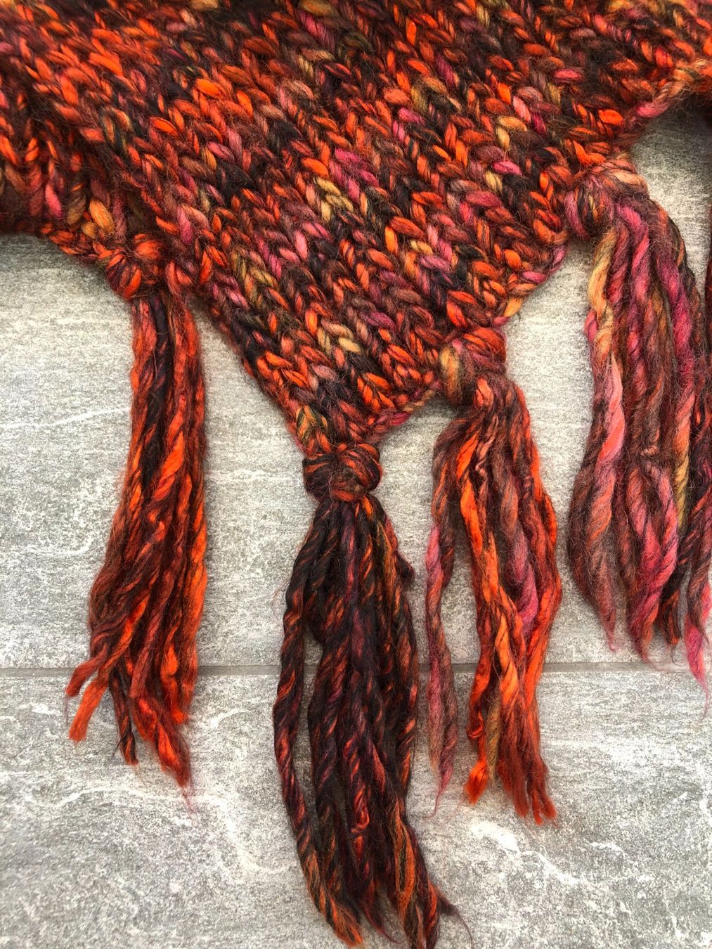 Foulard & Sciarpe: Warmer Strickschal in Rost- & Orangetönen – Usato da Baar venduto da alexisbeads 2