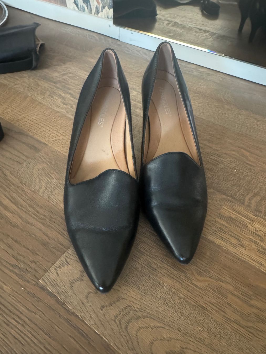 Scarpe da donna: Schwarze Pumps Kitten Heels 39 Leder – Usato da St. Gallen venduto da LkN_34