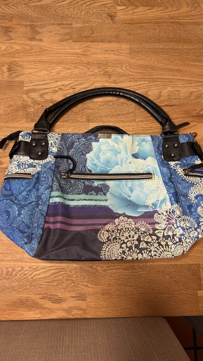Desigual Altro in  Abbigliamento & Accessori: Desigual Handtasche – Usato da Samedan venduto da Franzi15 1