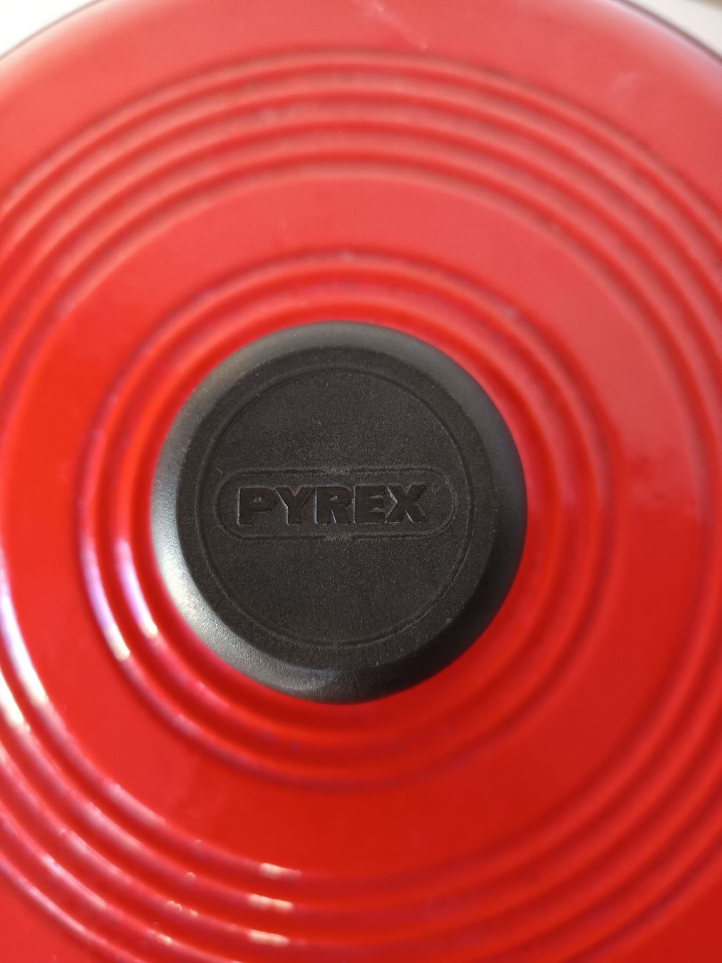 Pyrex Padelle: Pyrex rote Gusseisenpfanne – Usato da Romanshorn venduto da Stark_Tony8 3