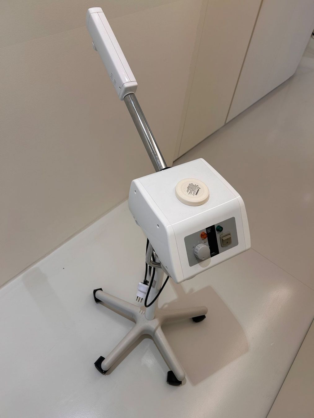 Sonstige Tabakwaren: Facial Steamer- Weelko – Gebraucht aus Lussy-sur-Morges von pips28
