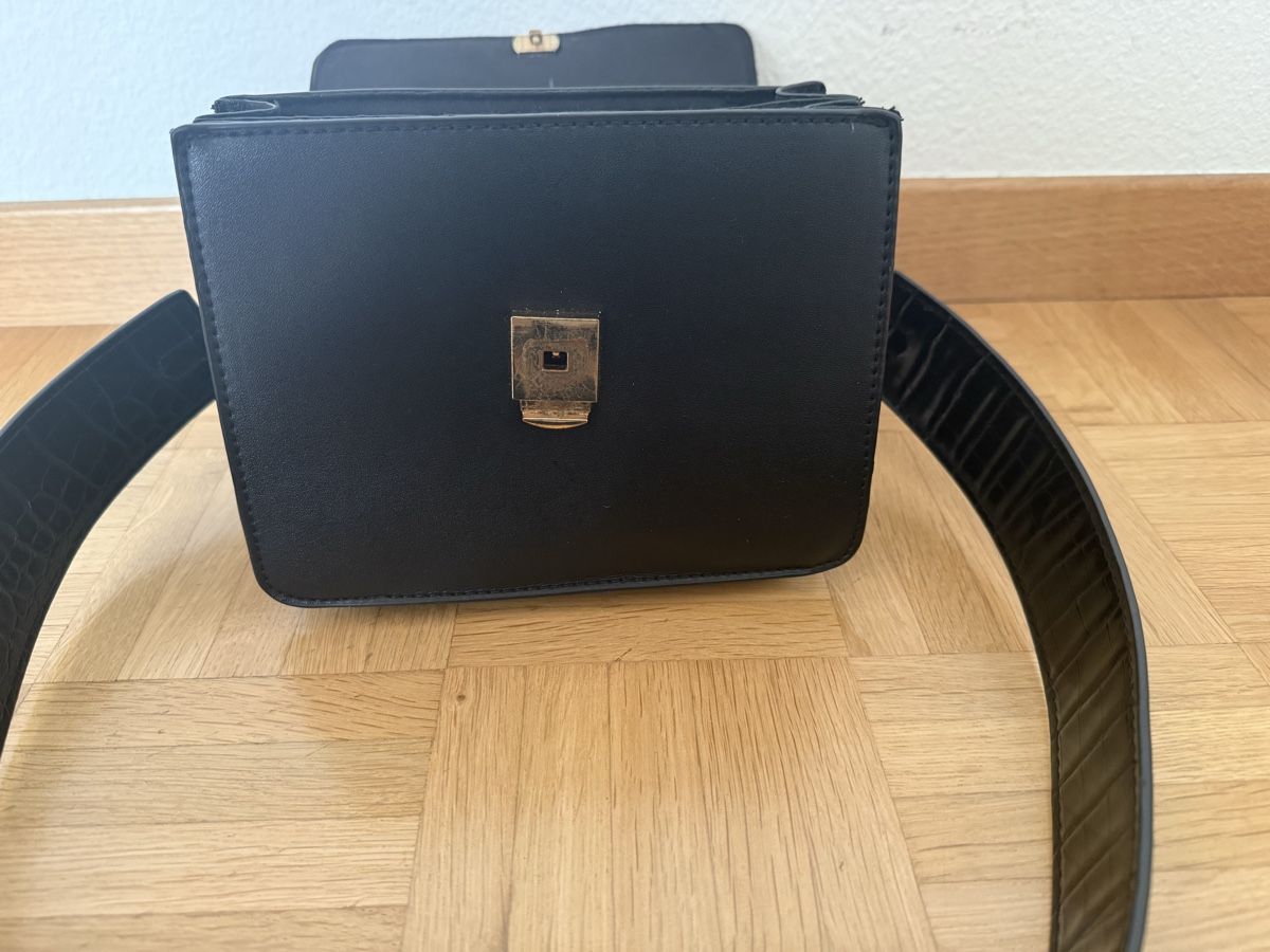Borse da donna: Handtasche – Usato da Stans venduto da lorena.17 4