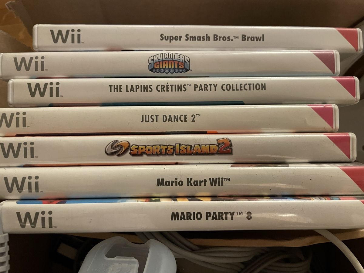 Nintendo Console: Nintendo Wii Konsole mit sieben Games – Usato da Münchenbuchsee venduto da hamama18 1