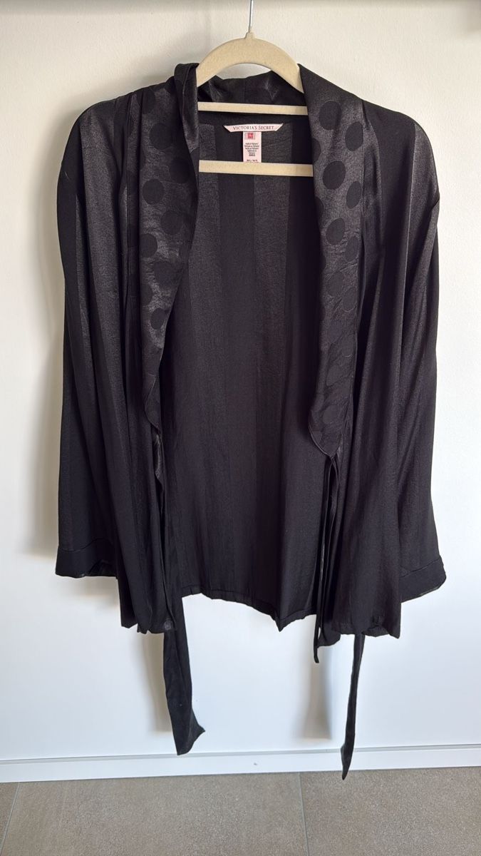 Kimonos: Victoria’s Secret – Neu (gemäss Beschreibung) aus Eysins von con_9f9v