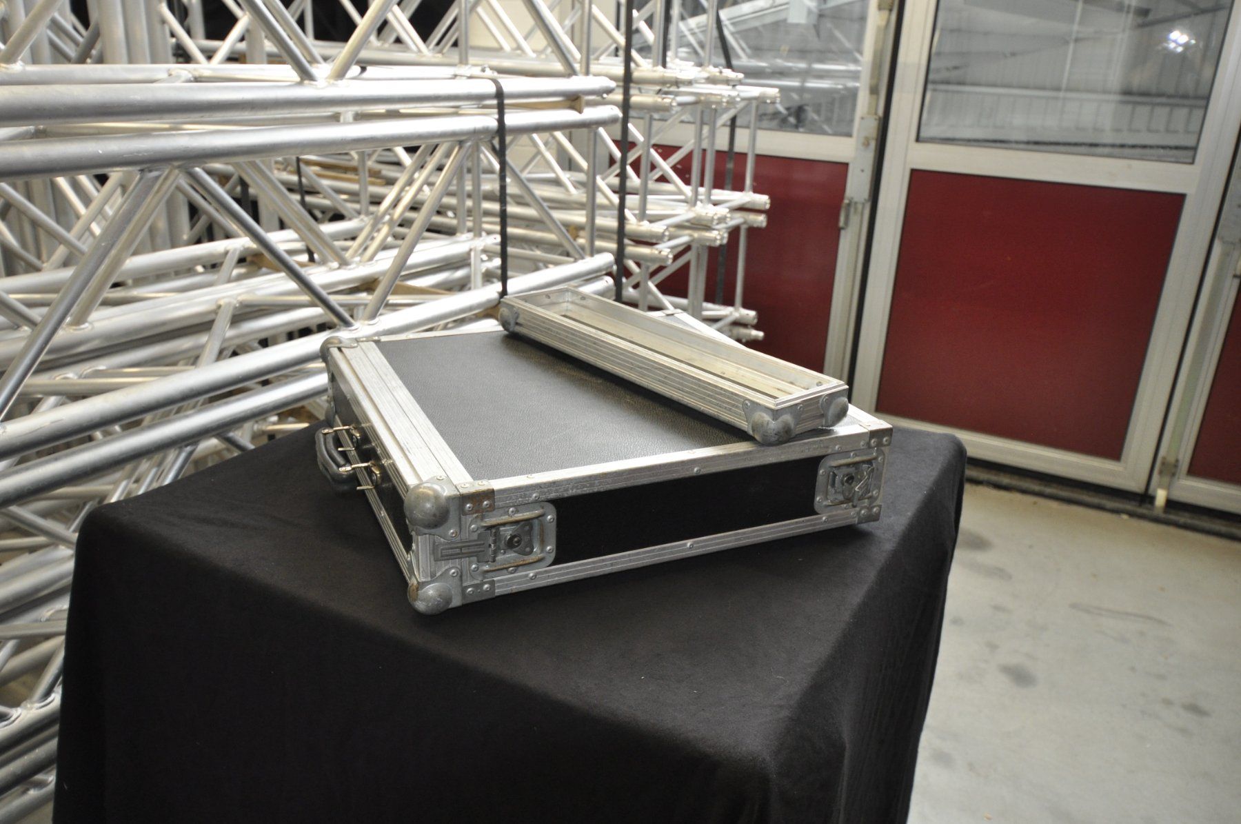 Valigie: Flightcase 19“ 2HE – Usato da Burgdorf venduto da WHITELIGHT3400 2