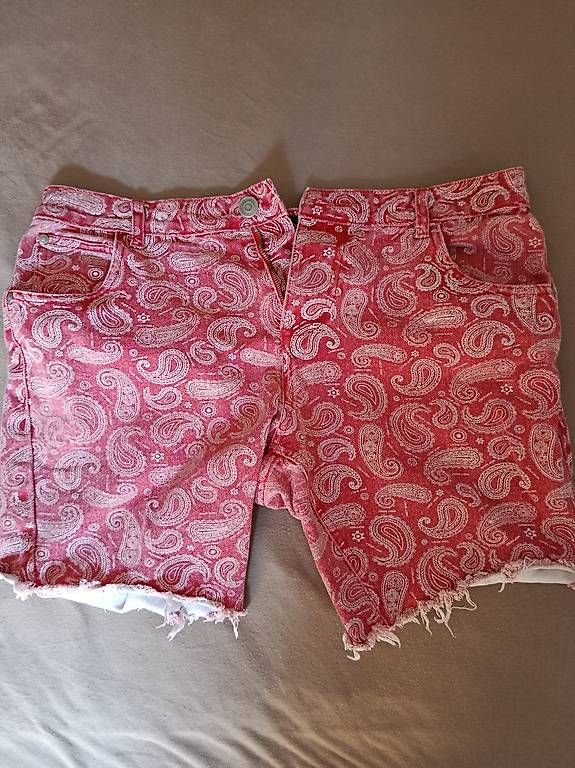 Hosen: Pantaloncini rossi – Gebraucht aus Bellinzona von vin_jm7f