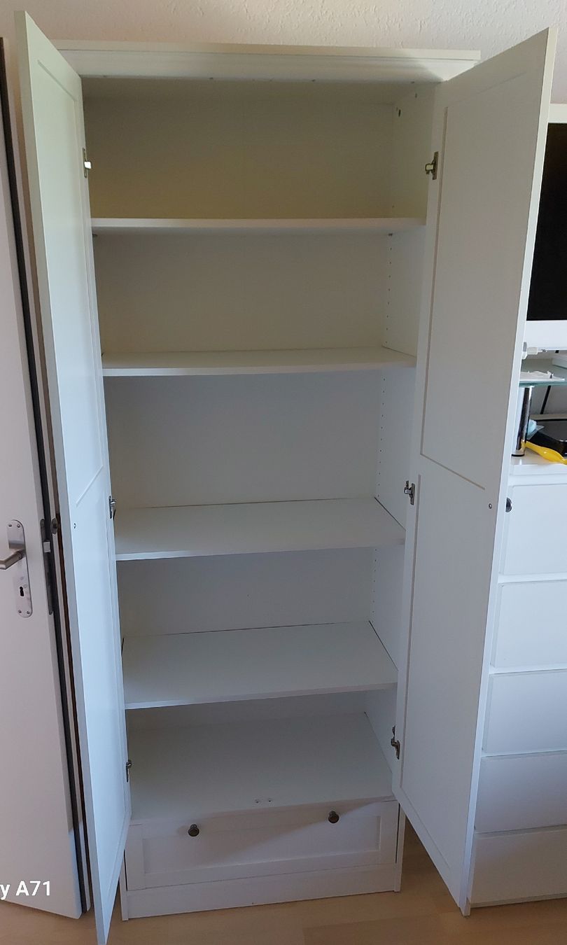 Armadi: Kleiderschrank weiss – Usato da Rumisberg venduto da AaronRodgers81 2