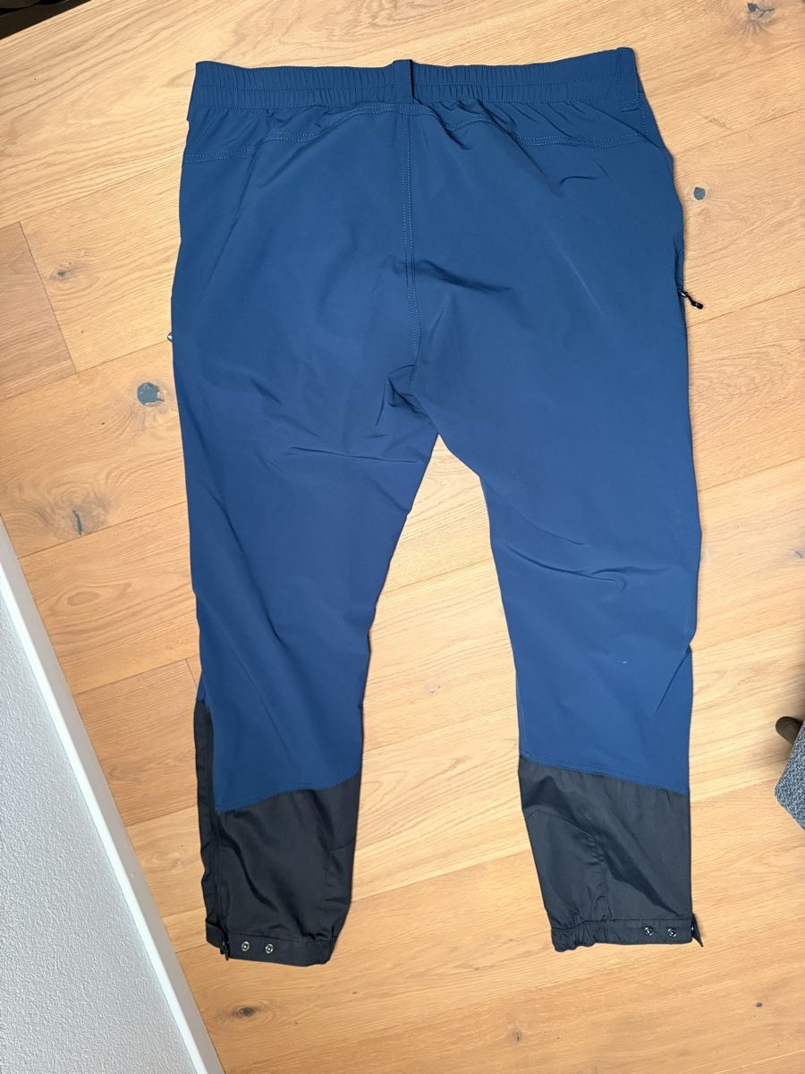RevolutionRace Pantalons: Trekking Hose von Revolution Race – D'occasion à Bettwil par Wasserchroetli 1