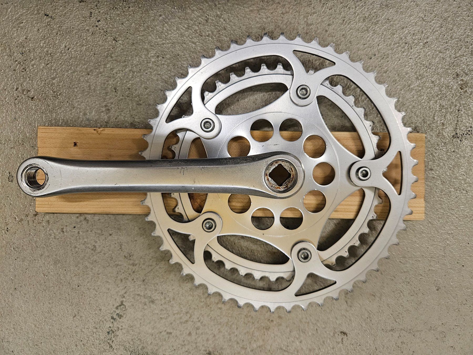 Pezzi di ricambio: Veloteile Kurbelgarnitur 170mm – Usato da Zürich venduto da dom_7d9b