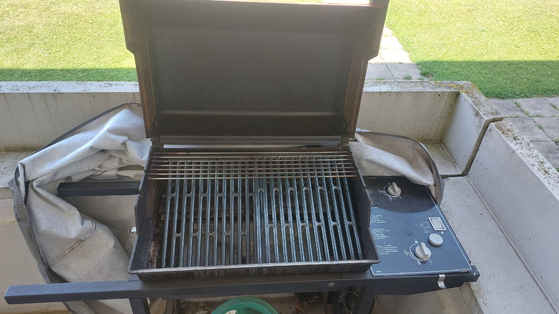 Griglie: Weber Grill inkl. Abdeckung – Usato da Baar venduto da max_vj55 1