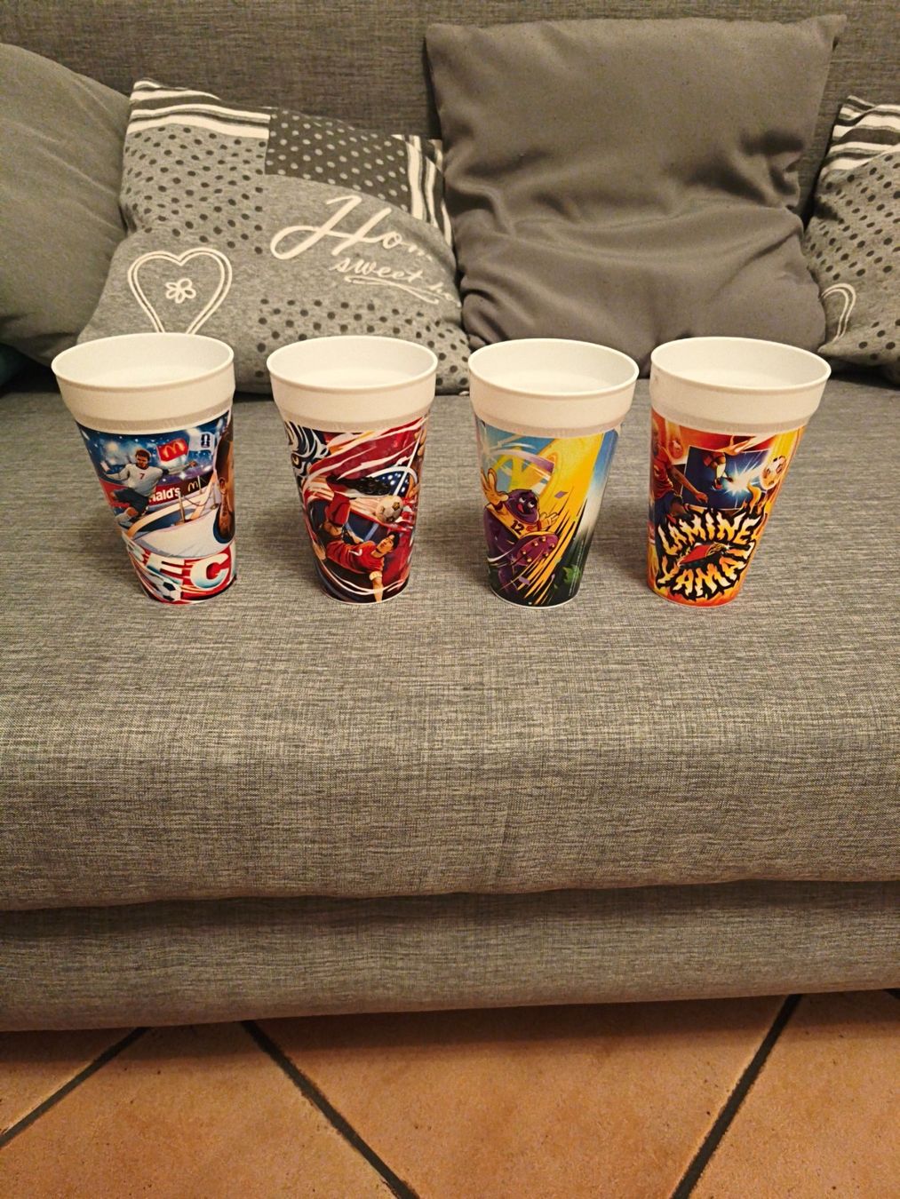 Contenitori & Simili: 4 McDonald's FIFA Becher – Nuovo (secondo la descrizione) da Oberkulm venduto da werneraftim 1