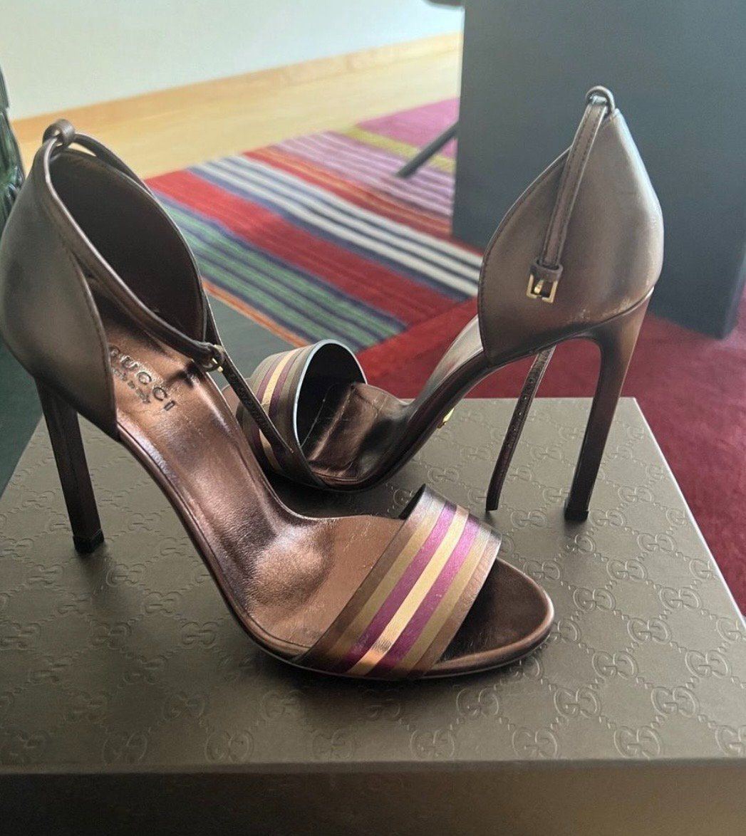Gucci Scarpe da donna: Gucci sandals 36.6 – Usato da Zürich venduto da Julianobzh