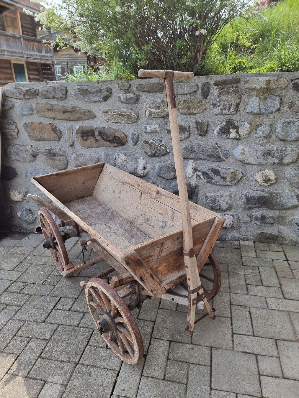 Articoli in legno: Handwagen aus Holz – Usato da Jenaz venduto da dursch