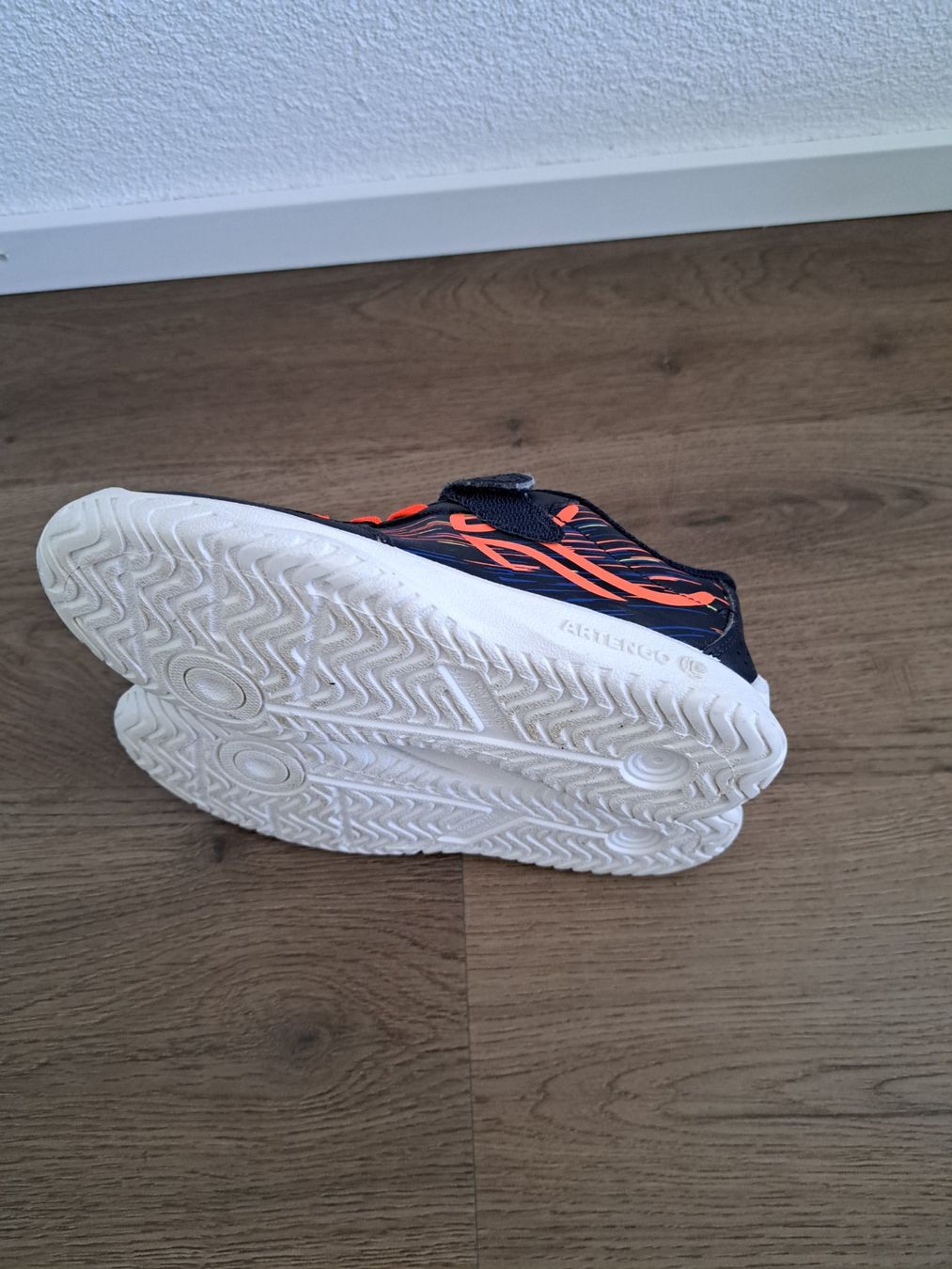 Decathlon Schuhe für Jungen: Baskets de gym, taille 32 – Gebraucht aus Brügg BE von NewYork 1